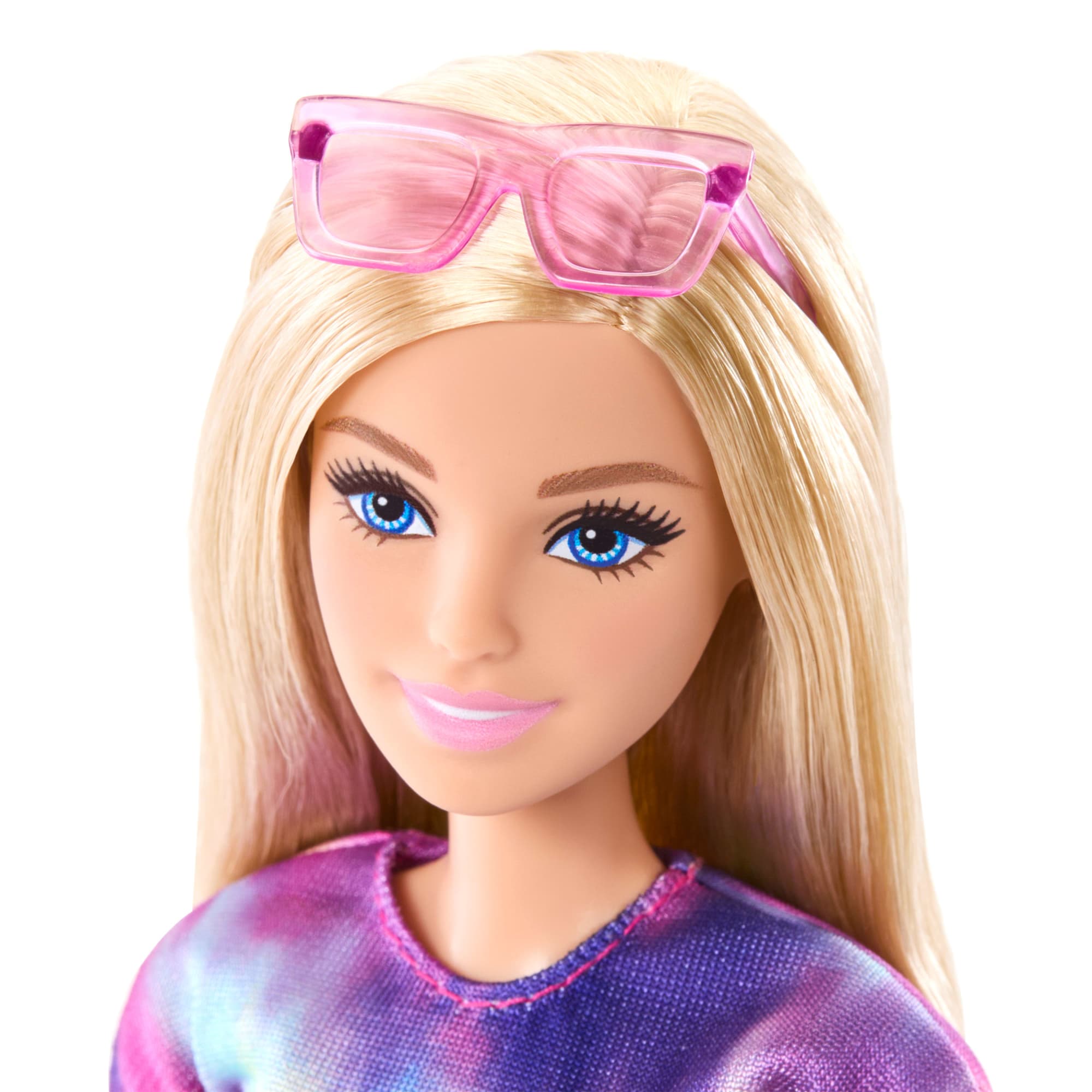 Barbie Mysteries: Beach Detectives Barbie Malibu Fashion Doll in Signature Outfit With Accessories - Image 2