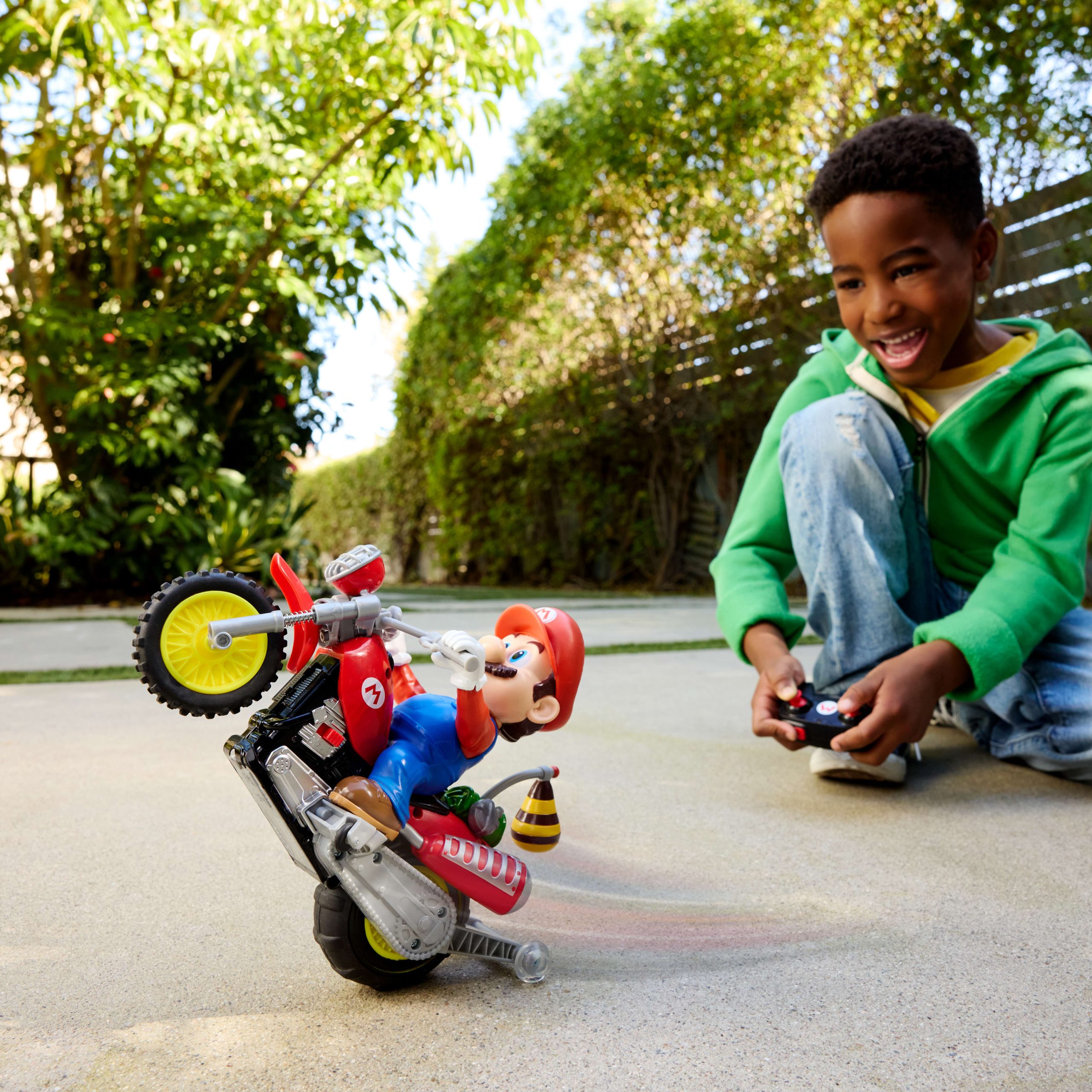 Hot Wheels Mario Wheelie Motocross RC Vehicle - Image 2