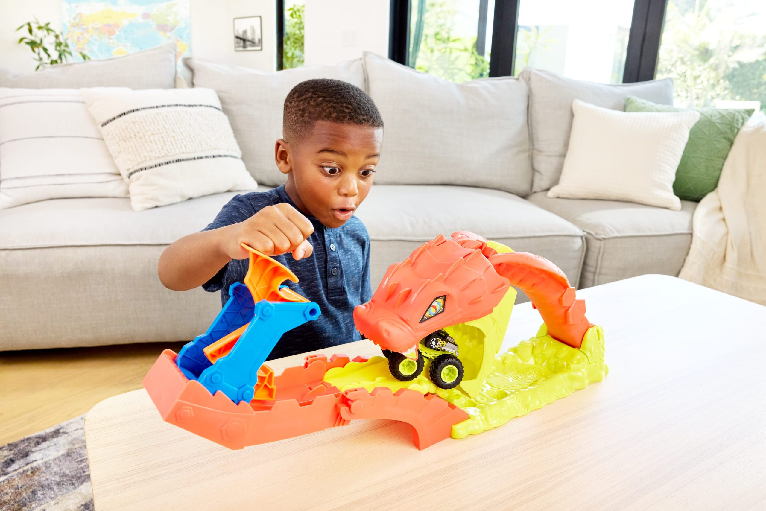 Hot Wheels Monster Trucks Pista Mordida de Serpente - Image 2