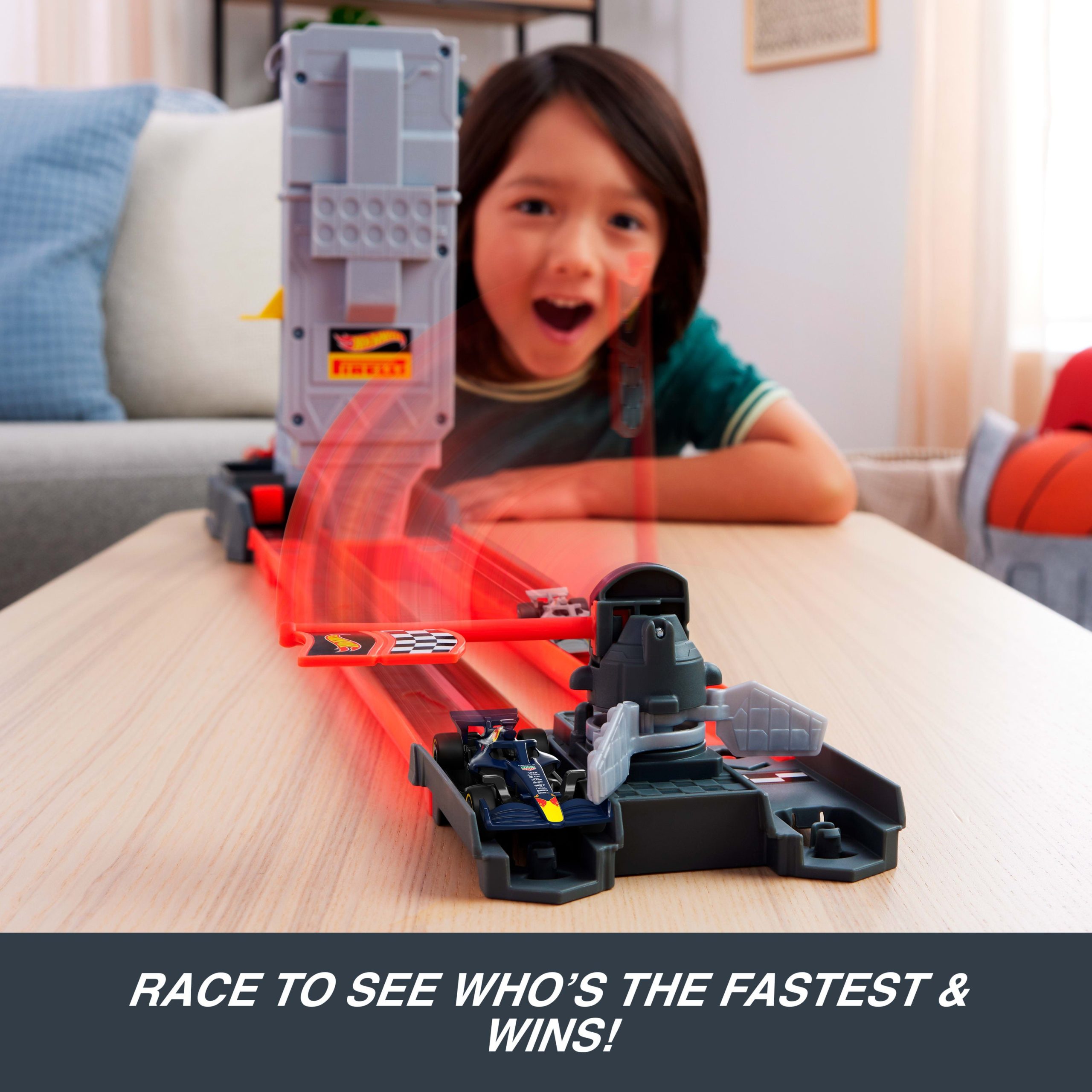 Hot Wheels Racing Formula 1 Grid Start Track Set & 2 Die-Cast F1 Cars in 1:64 Scale - Image 5