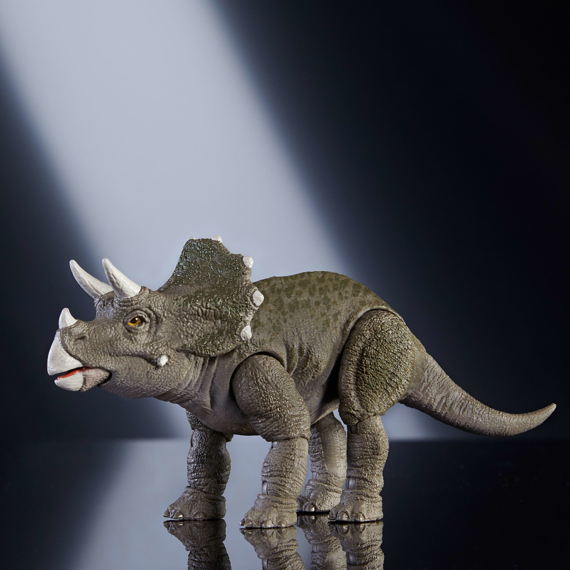 Jurassic World Dinossauro de Brinquedo Triceratops Juvenil - Image 5