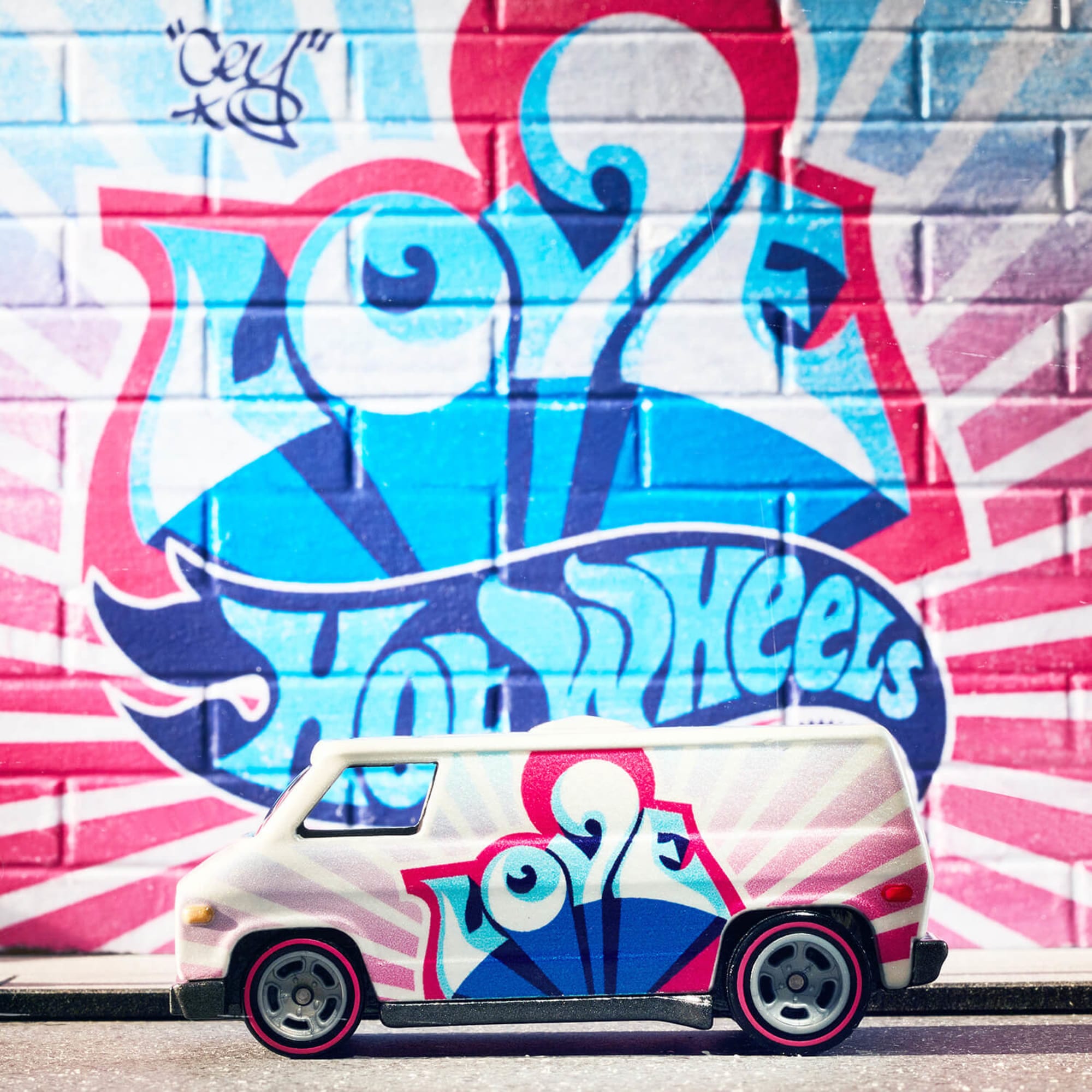 Hot Wheels Cey Adams LOVE 70's Van