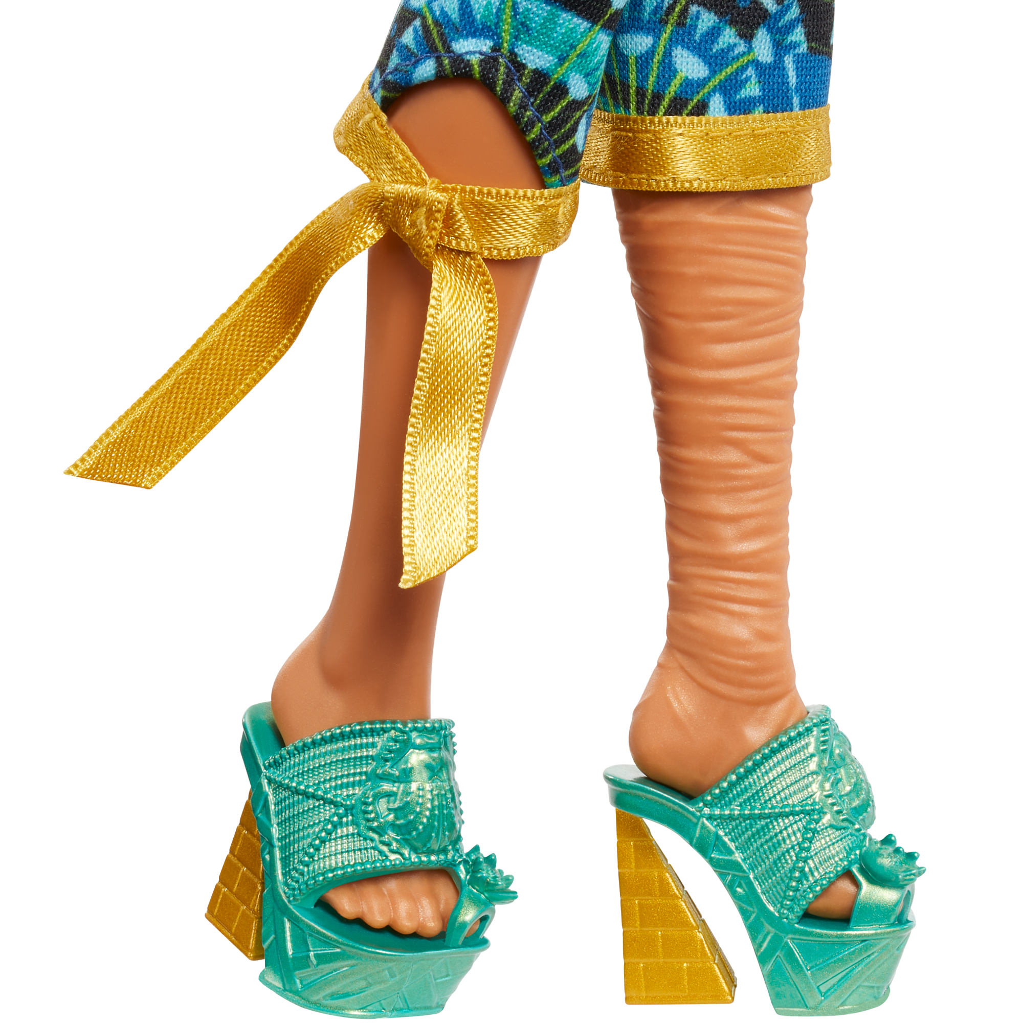 Monster High Monster Fest Cleo De Nile Fashion Doll With Festival Outfit. Band Poster And Accessories - Image 4