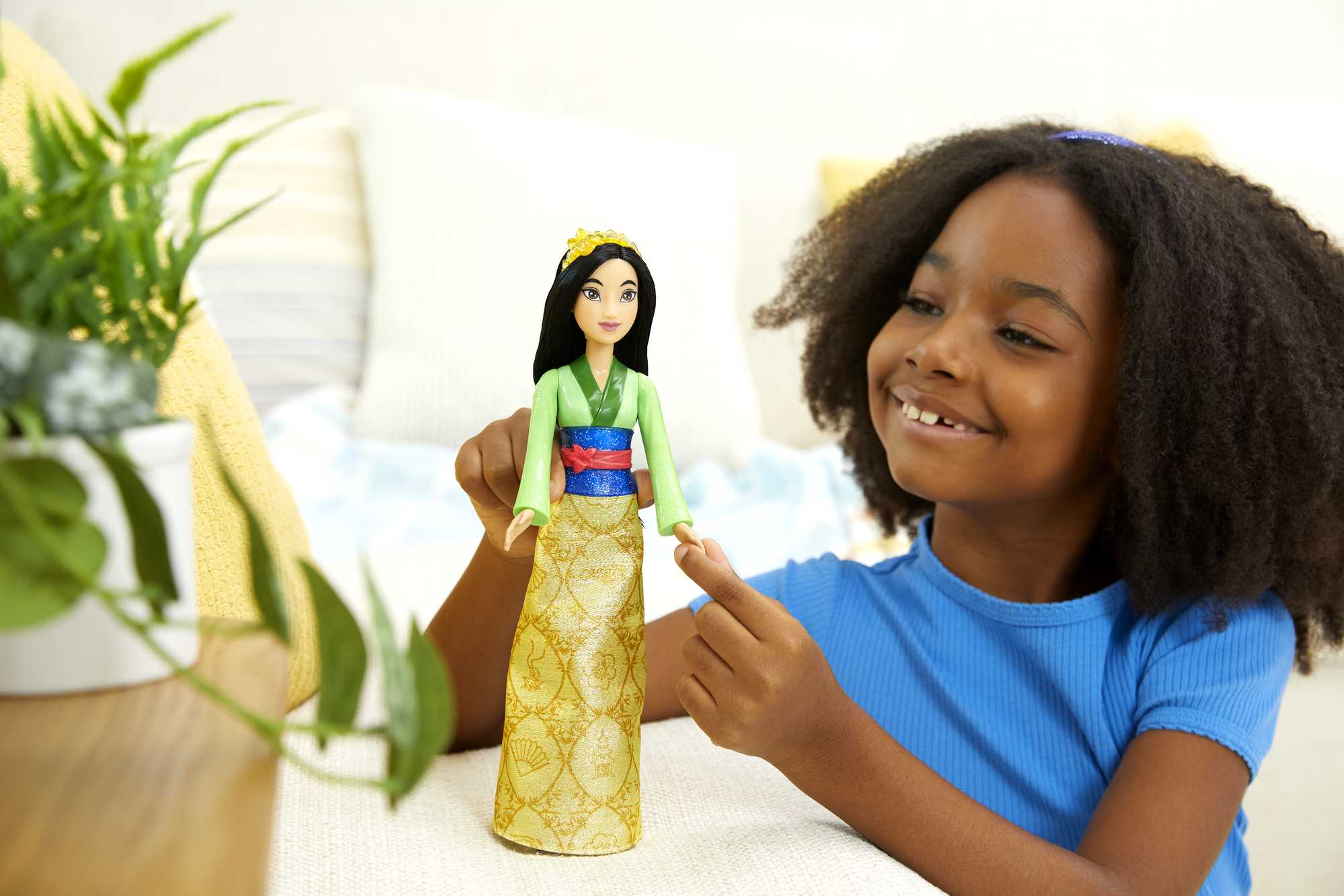 Disney Princess Mulan Doll With Sparkling Fashion & Accessories. Inspired By Disney Movie - Image 2