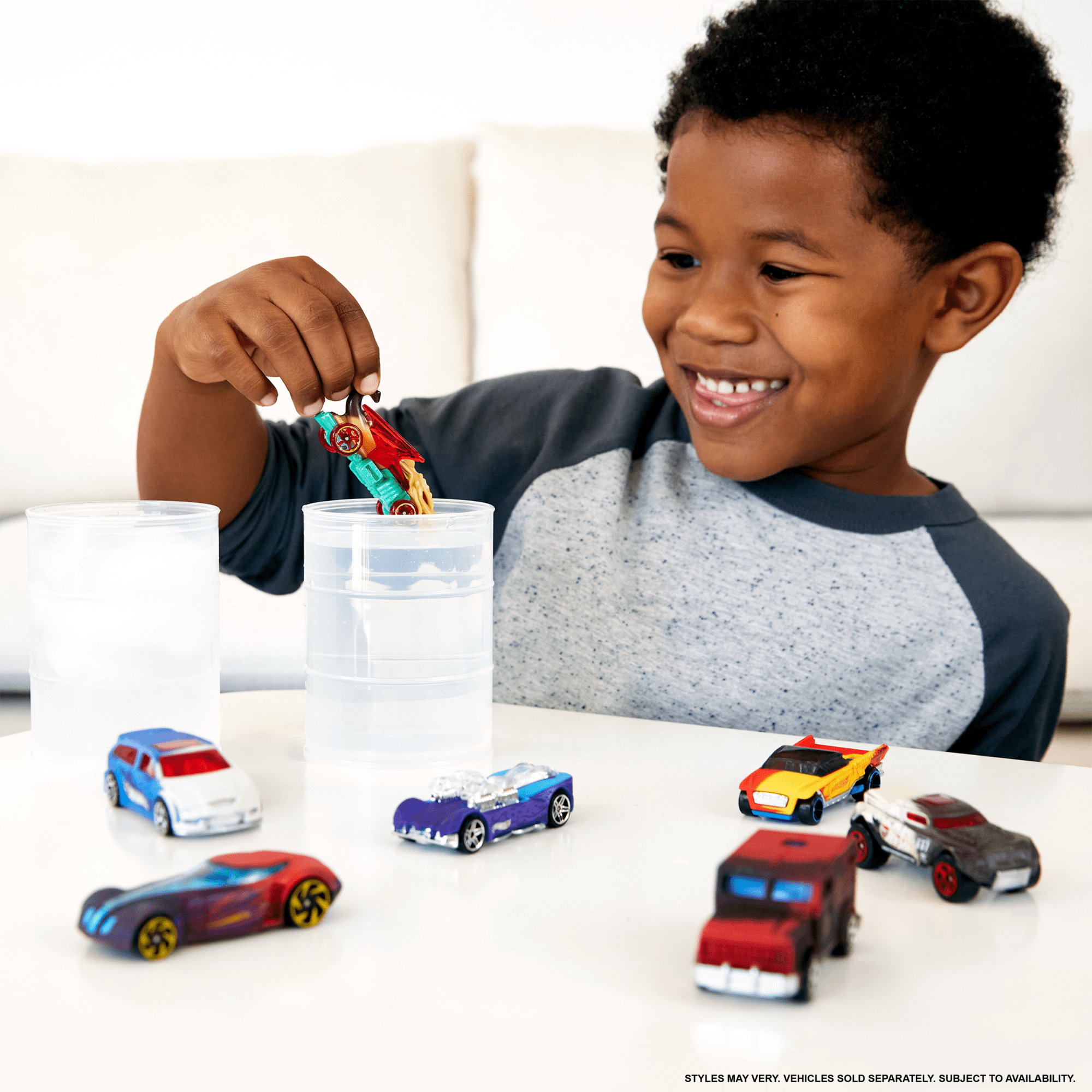 Hot Wheels Car. 1 Color-Changing Toy Vehicle in 1:64 Scale - Image 2